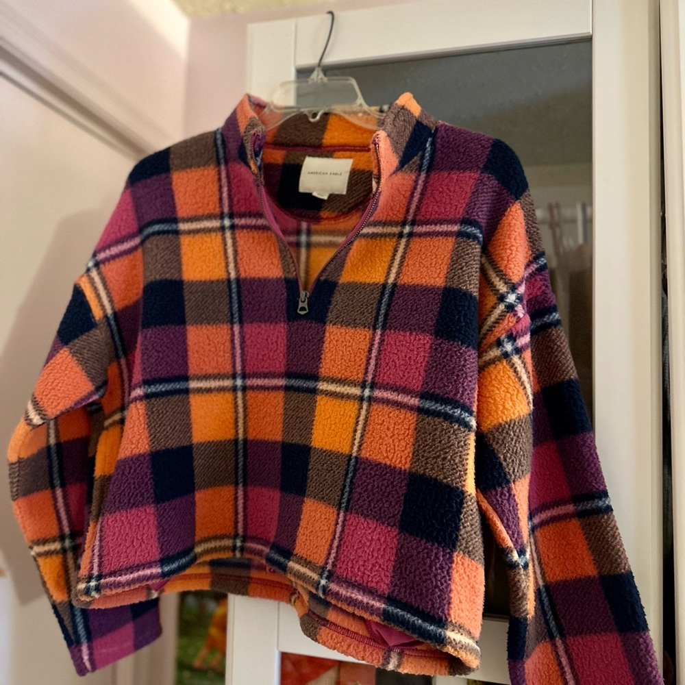 American Eagle outerwear cropped flannel. Never worn. Size large.